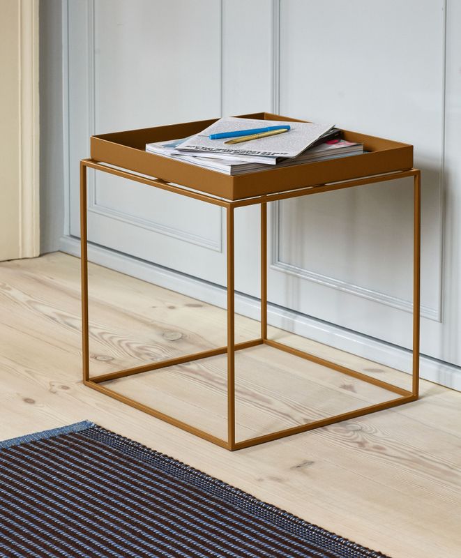 HAY TRAY Table 40 x 40 Medium Toffee sidebord