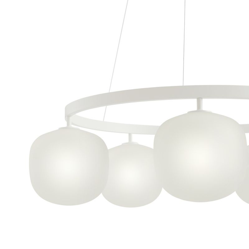Muuto Rime Chandelier White D 80 cm, Hvit Lysekrone Taklampe Pendel