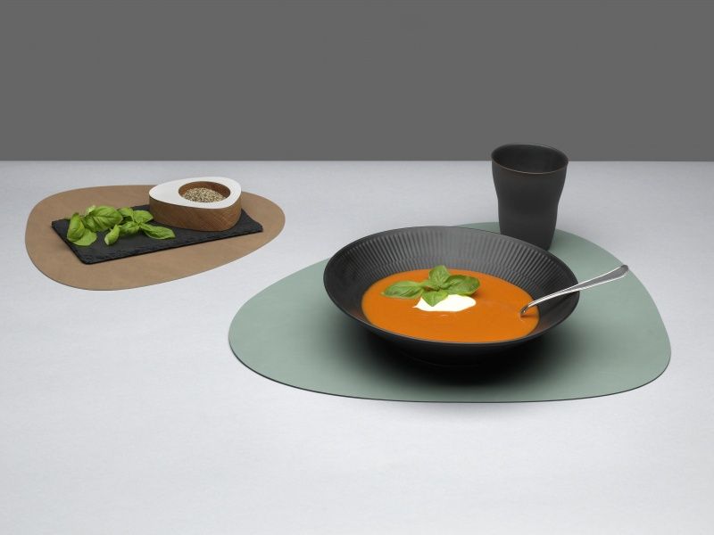 LindDNA Table Mat Curve L Nupo Pastel Green 37 x 44 cm Spisebrikke Bordbrikke Pastell Grønn
