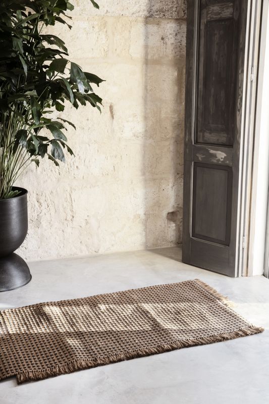 Ferm Living Hourglass Pot, medium H 59 cm Ø 41 cm Black Svart