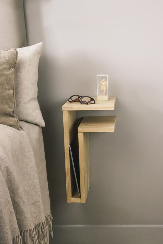 Maze F-Shelf Oak Veneer Right, hylle i eikefiner, nattbord