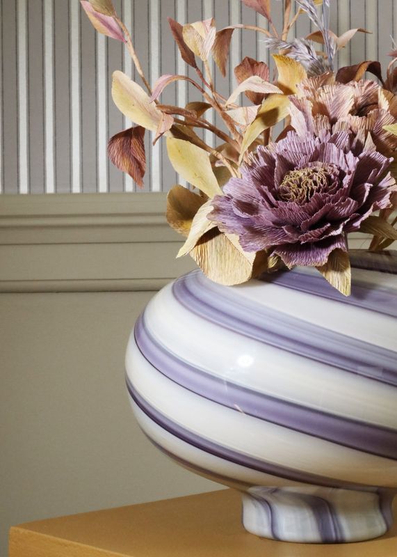 Eden Outcast Twirl Vase Large, Purple