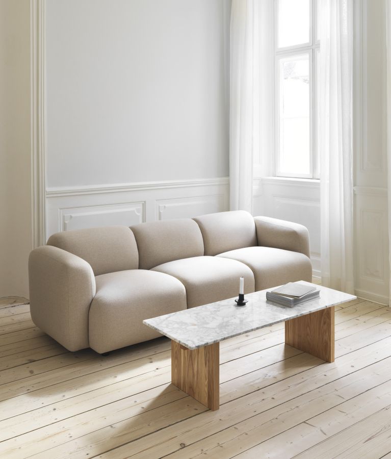 Normann Copenhagen Solid Table White, stuebord